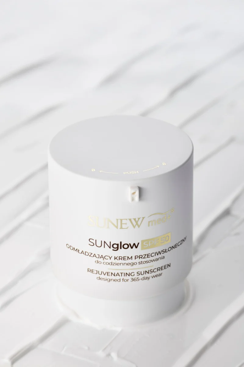 SunewMed+ SUNglow Omlazující opalovací krém SPF50 50 ml