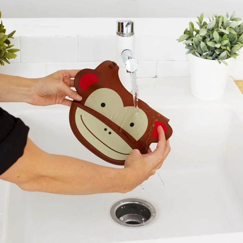 SKIP HOP Zoo Bryndák silikonový Opička 6m+