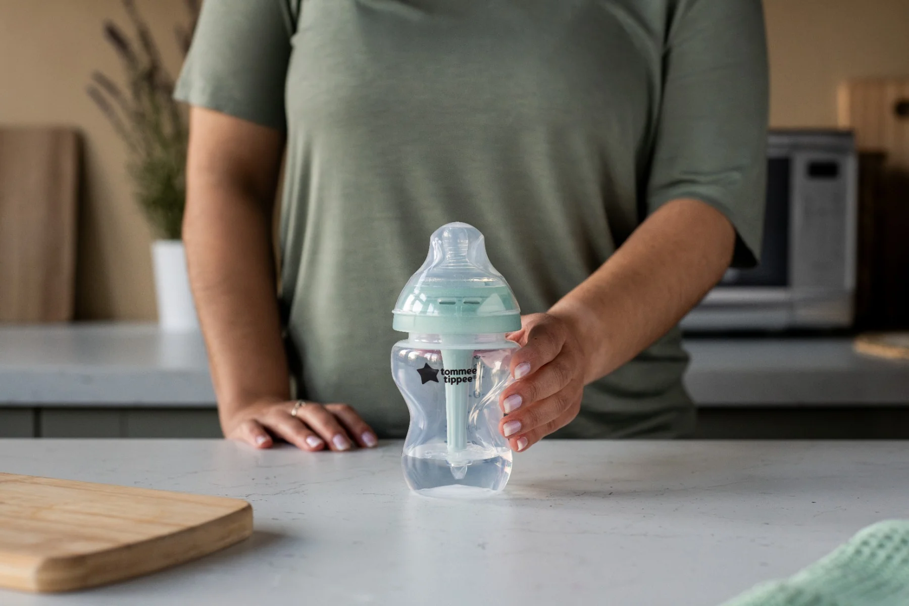 Tommee Tippee Advanced Anti-Colic Samosterilizační kojenecká lahev Pomalý Průtok 0m+ 260 ml 1 ks