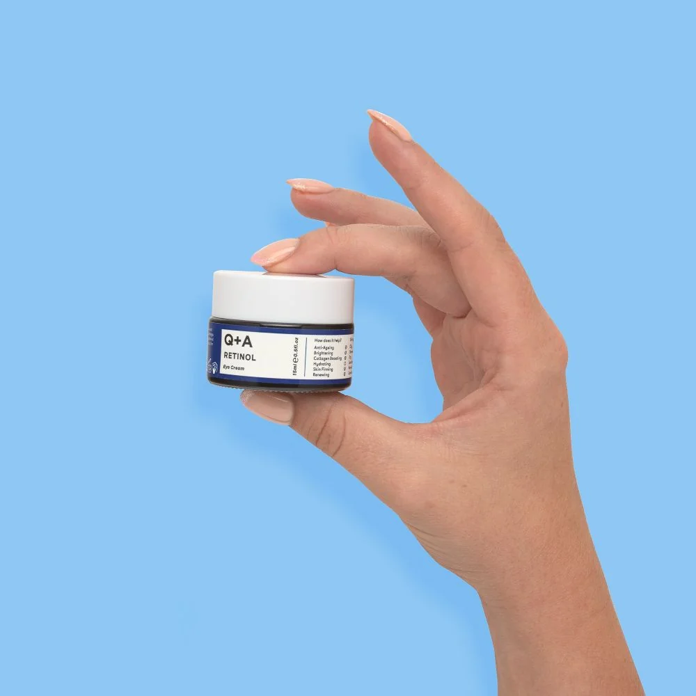 Q+A Regenerační oční krém s retinolem 15 ml