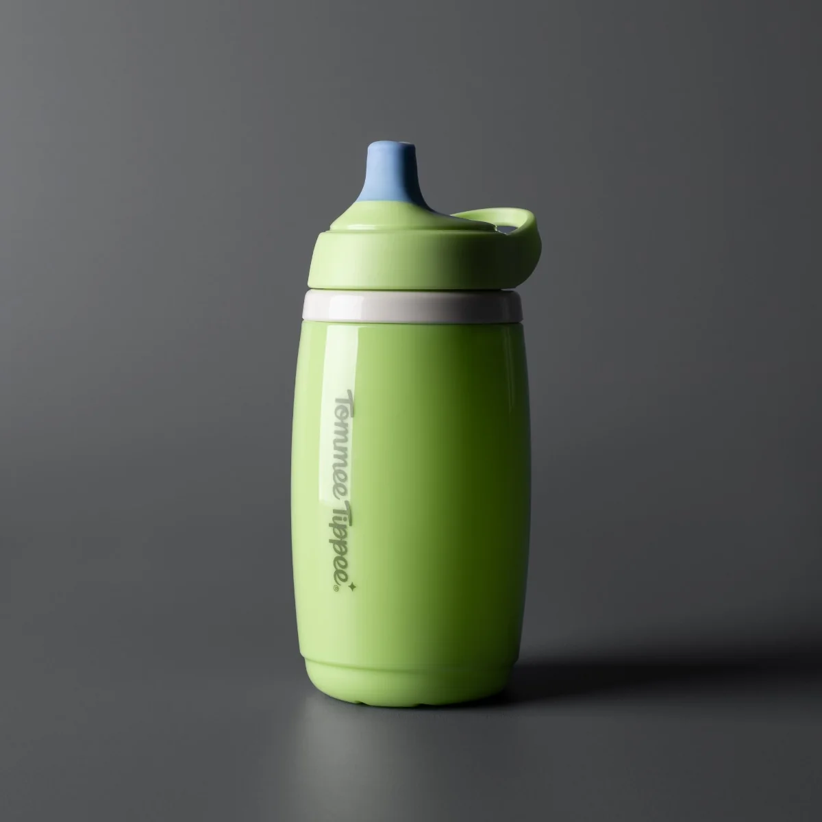 Tommee Tippee Active Netekoucí hrneček s hubičkou 12m+ 266 ml 1 ks více barev