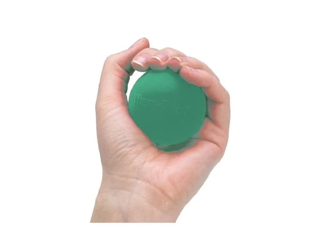 Thera-Band Hand Exerciser - posilovač rukou gelová kulička středně měkká zelená