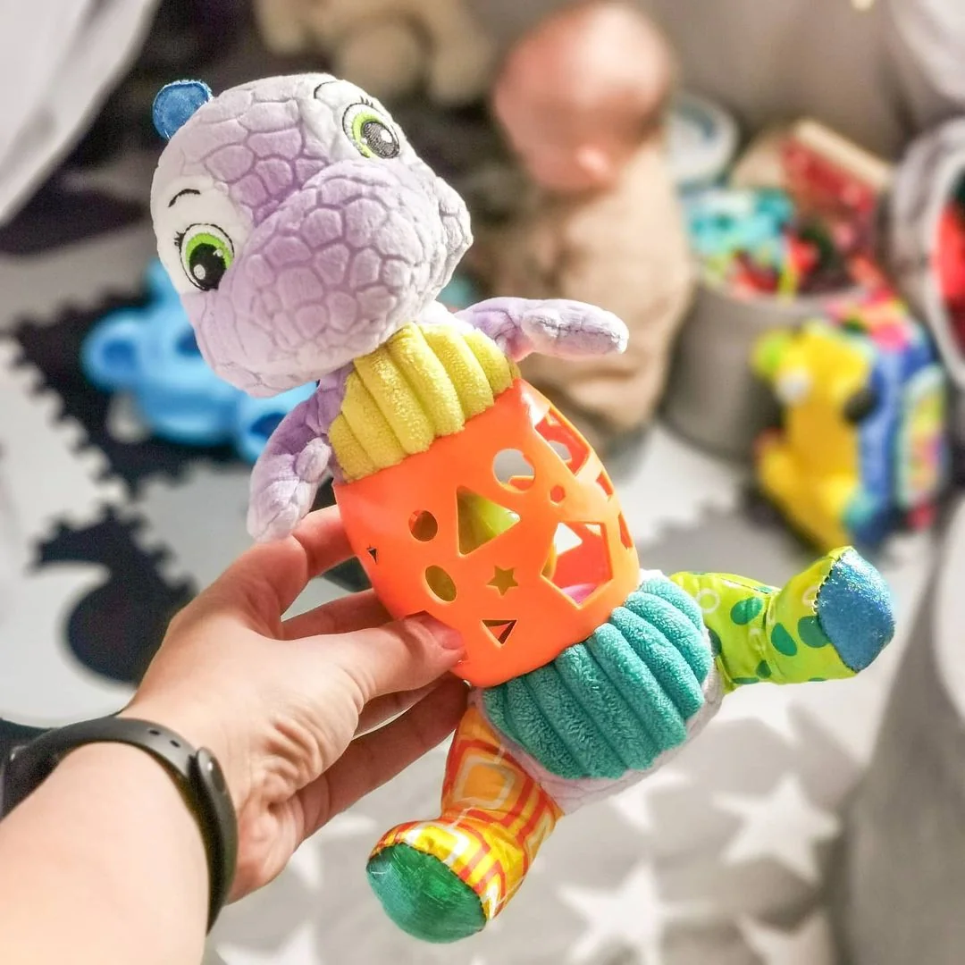 BalibaZoo Plyšová hračka s chrastítkem - Dinosaurus Bendy, lila