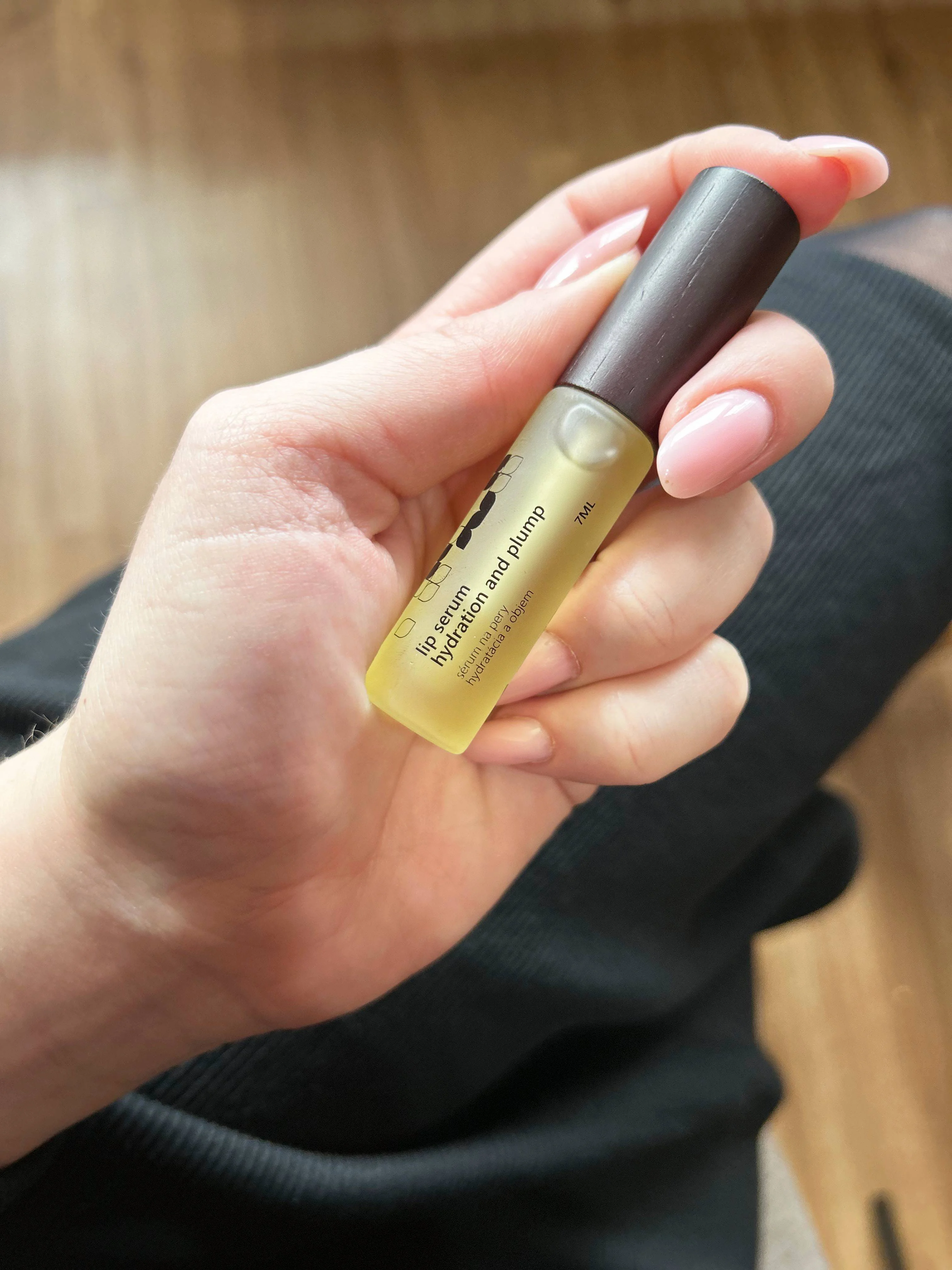 Kvitok Solution Vyplňující hydratační sérum na rty (7 ml) 