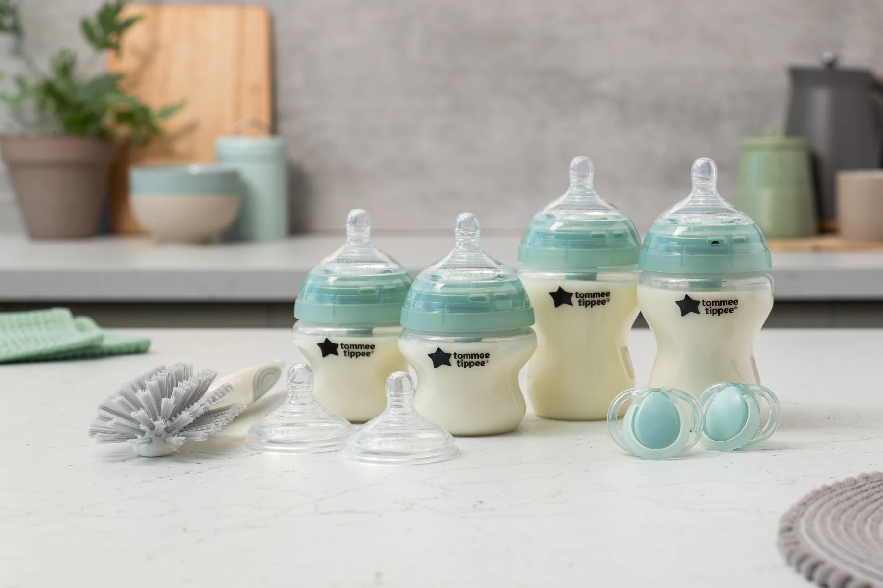 Tommee Tippee Advanced Anti-Colic Samosterilizační lahvičky 0m+ novorozenecký starter kit