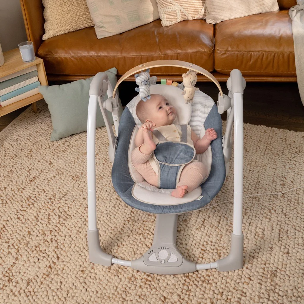 Ingenuity Houpačka konvertibilní s melodií Swing'n Go Chambray 0m+ do 9kg 