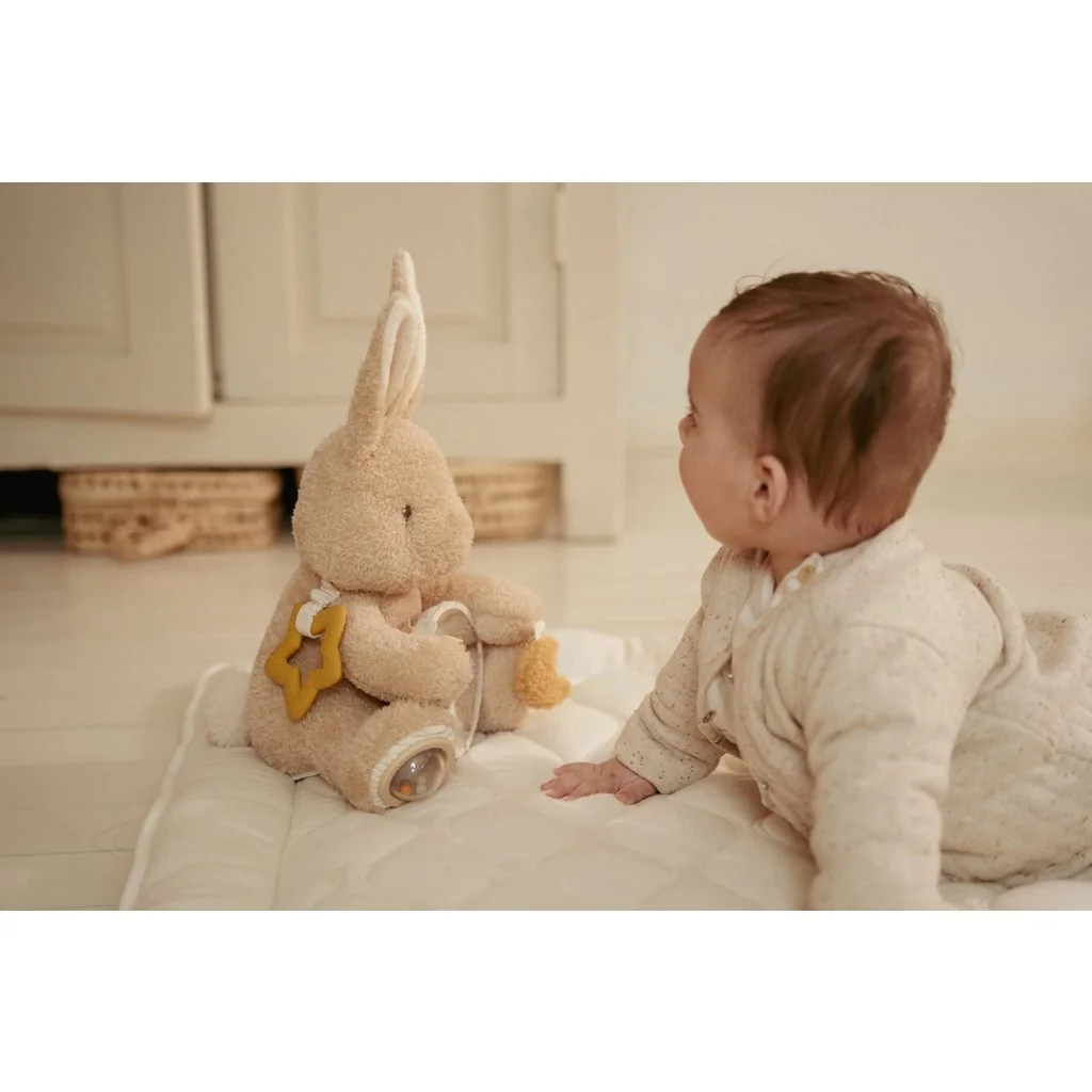 Little Dutch Králíček plyšový s aktivitami Newborn Naturals