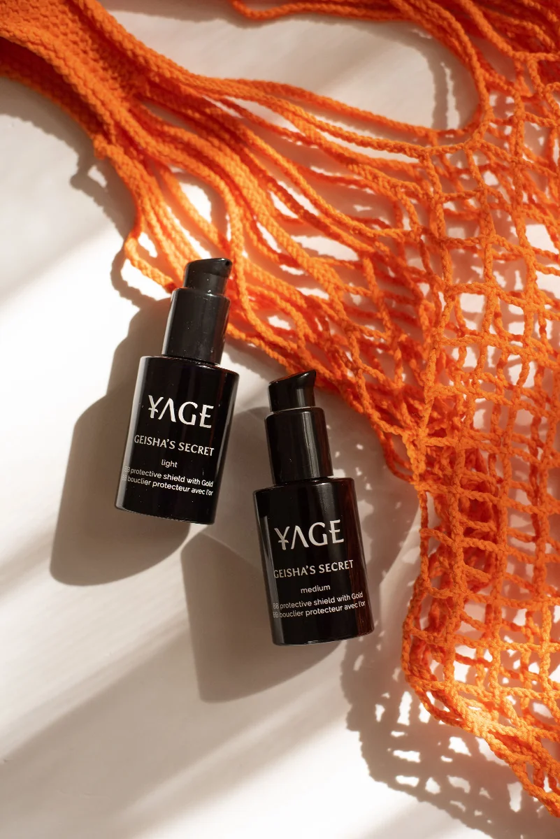 YAGE Geisha Secret SPF15 odstín střední BB krém se zlatem proti pigmentaci 30 ml