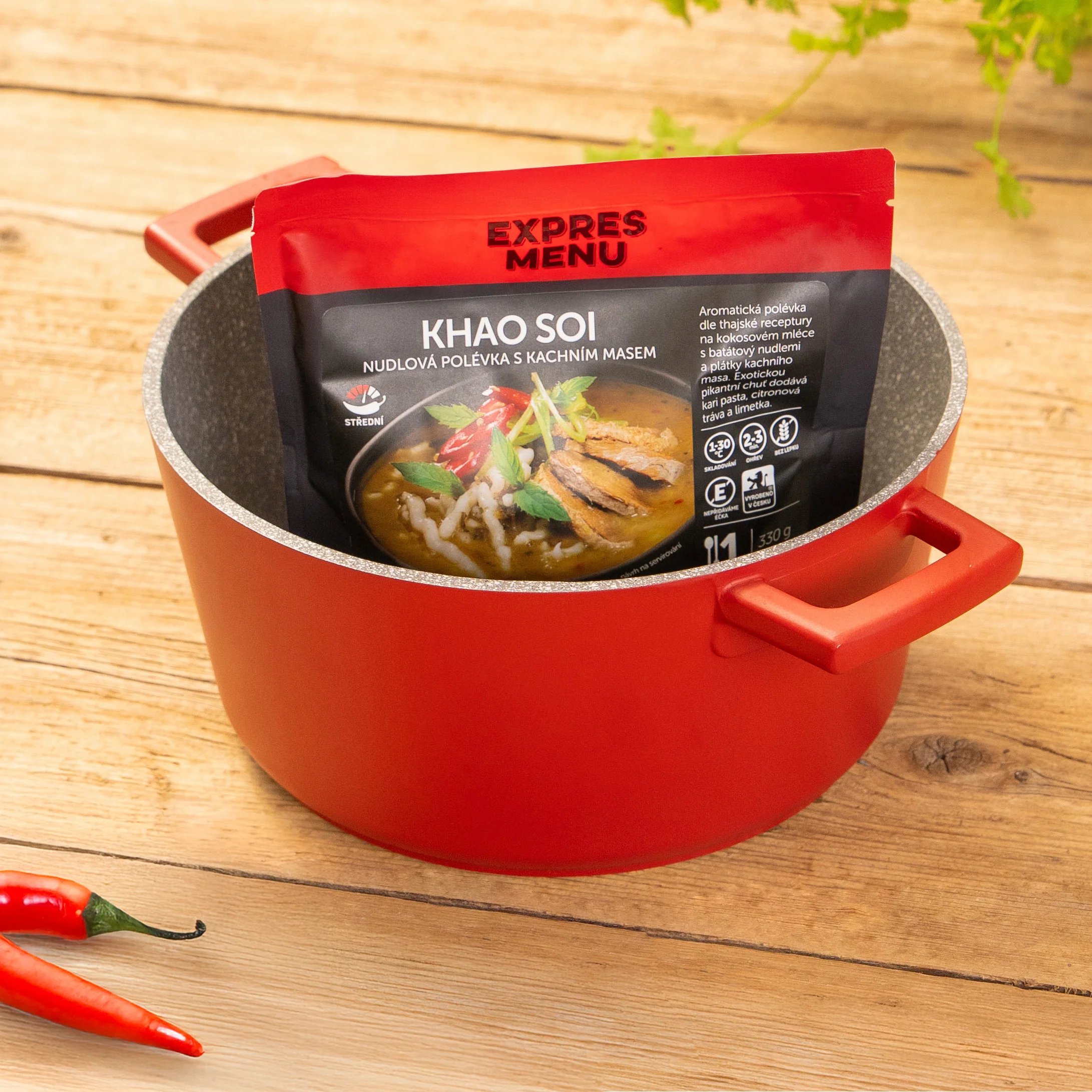 EXPRES MENU Khao Soi - Thajská nudlová polévka s kachním masem 330 g (1 porce)