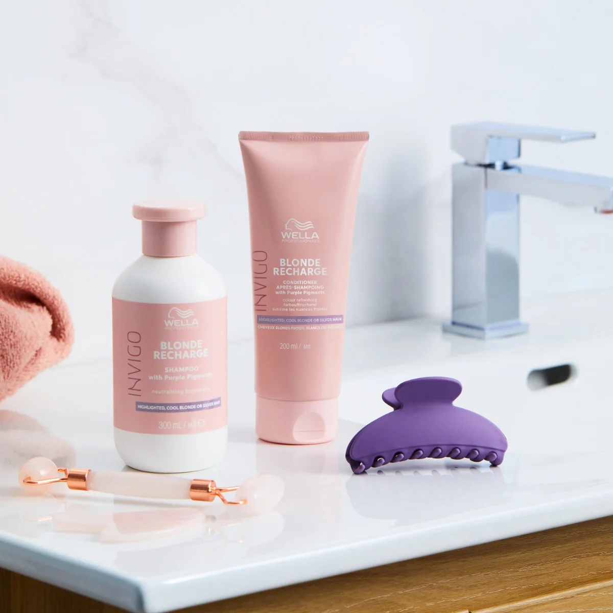 Wella Professionals Invigo Blonde Recharge šampon neutralizující žluté tóny 300 ml