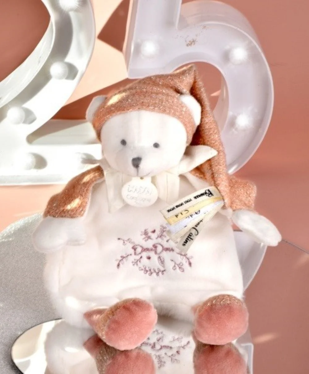 Doudou et Compagnie Paris Dárková sada Plyšový muchláček medvídek s čepičkou růžový 25 cm