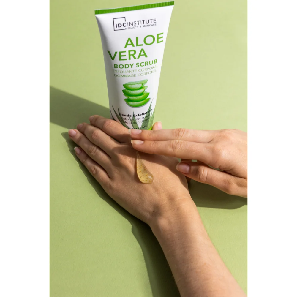 IDC Institute Aloe Vera Tělový peeling 240 ml