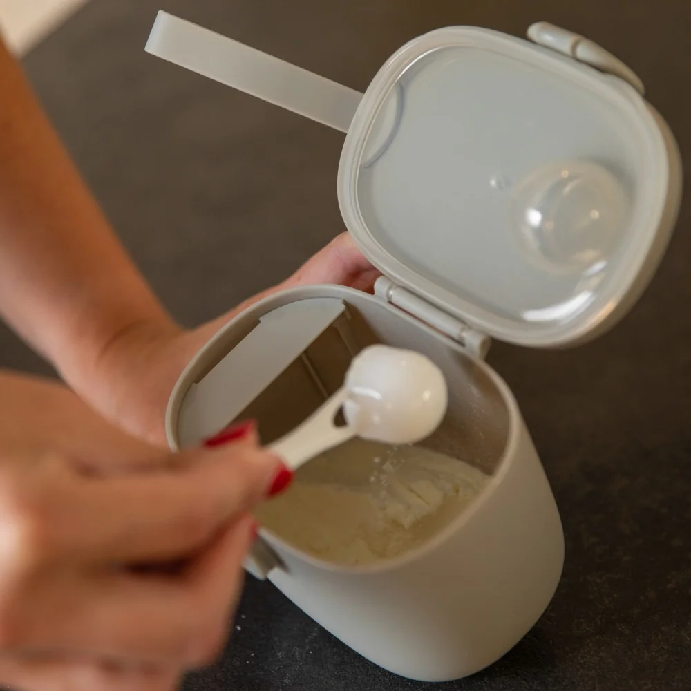 Bo Jungle dávkovač sušeného mléka B-Nomadic Powder Grey