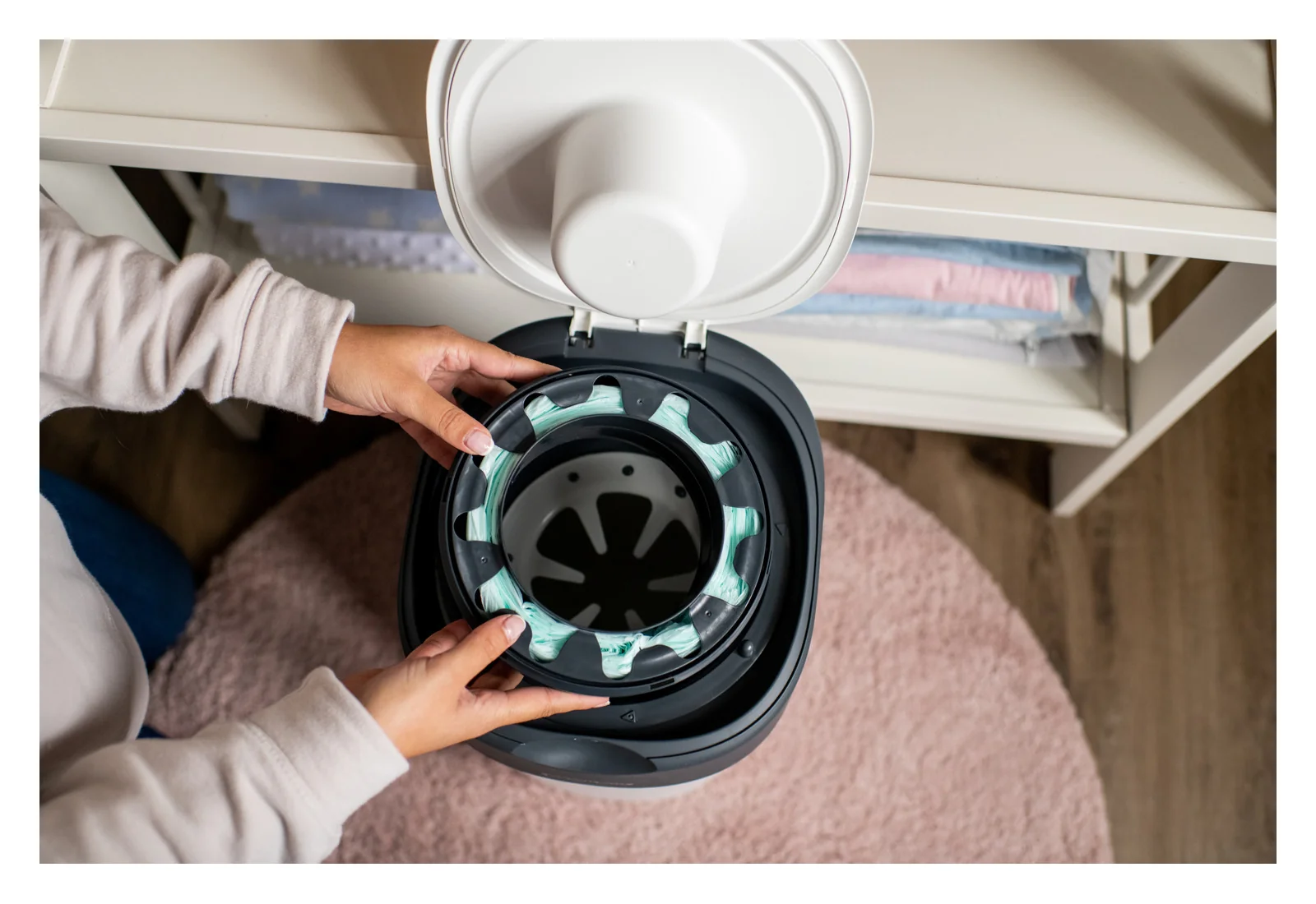 Tommee Tippee Twist&Click koš na pleny + 4 náhradní kazety