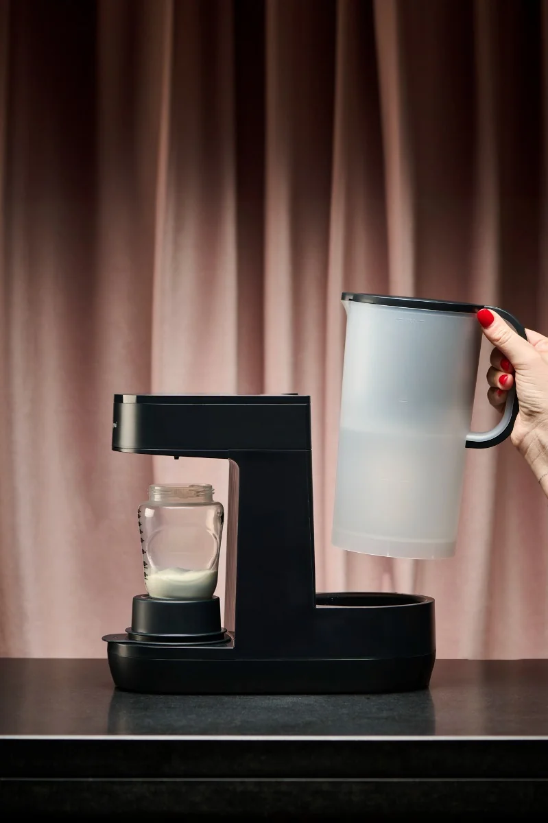 Tommee Tippee Perfect Prep přístroj na přípravu kojeneckého mléka černý