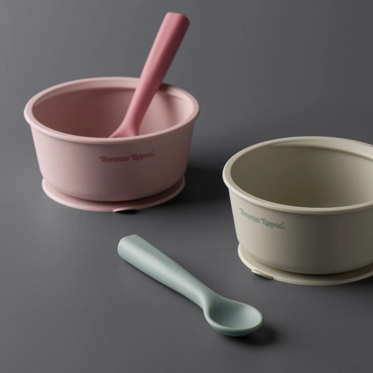 Tommee Tippee Silikonová miska s přísavkou a lžičkou růžová