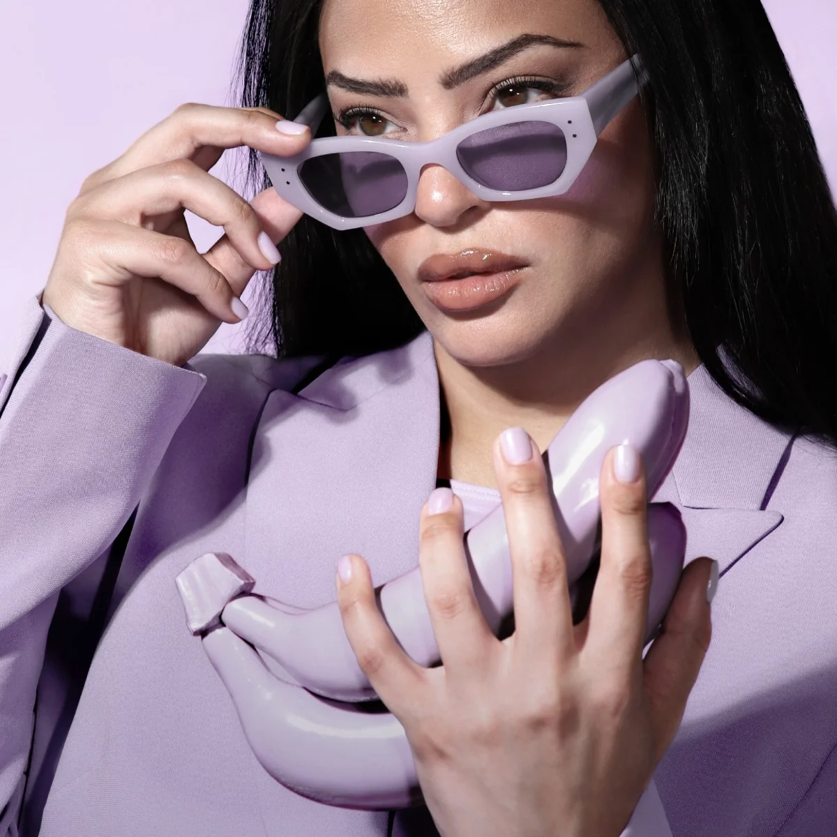 Londontown kur Illuminating Nail Concealer Lavender rozjasňující výživný lak na nehty 12 ml