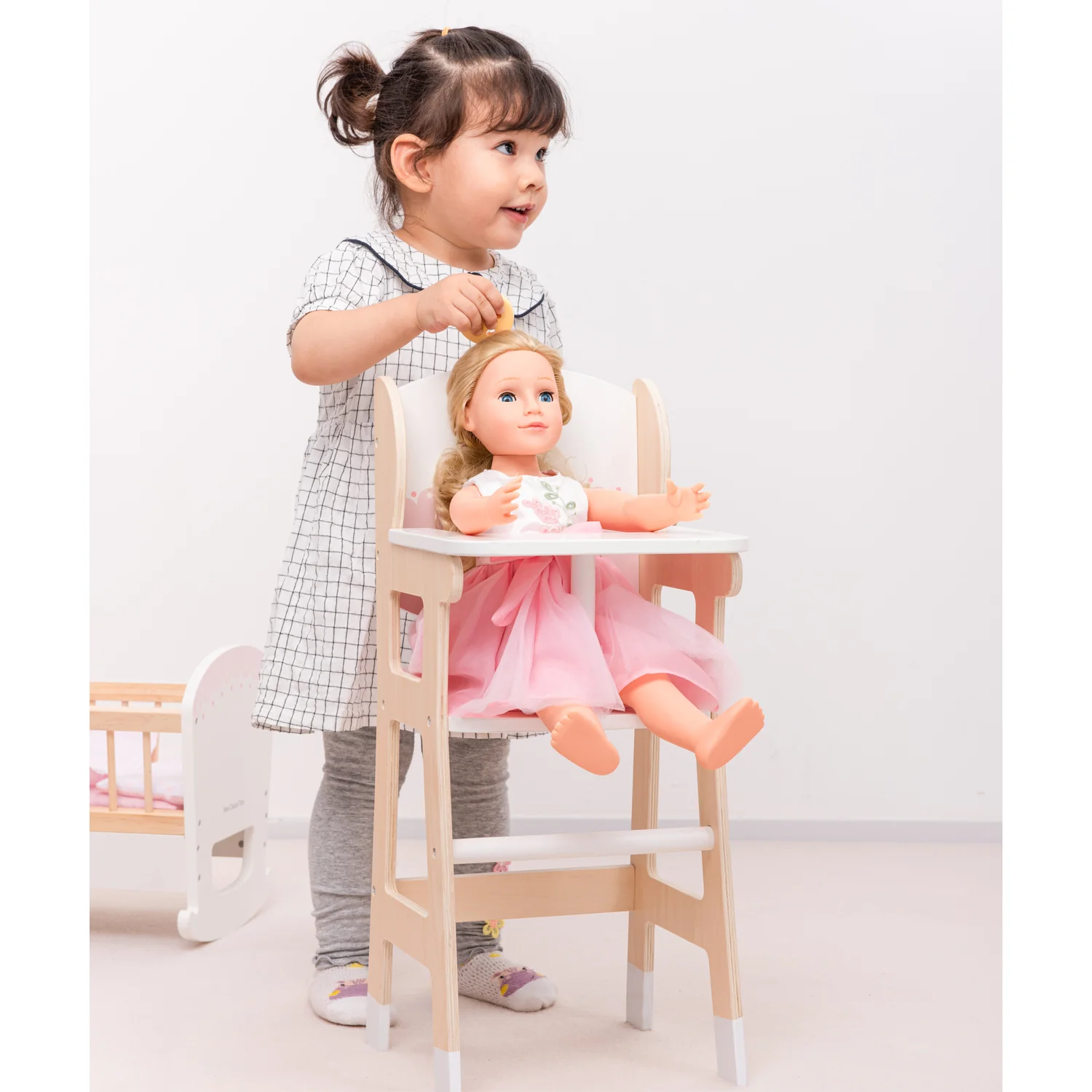 New Classic Toys Dřevěná jídelní židle pro panenky s polštářkem