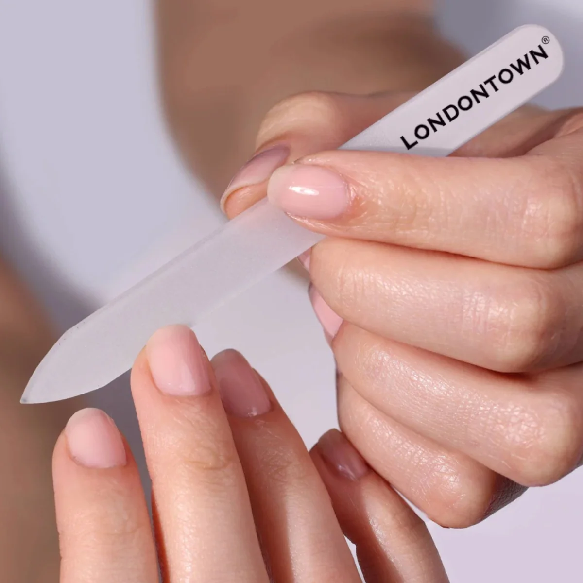 Londontown Glass Nail File White skleněný pilník na nehty 1 ks