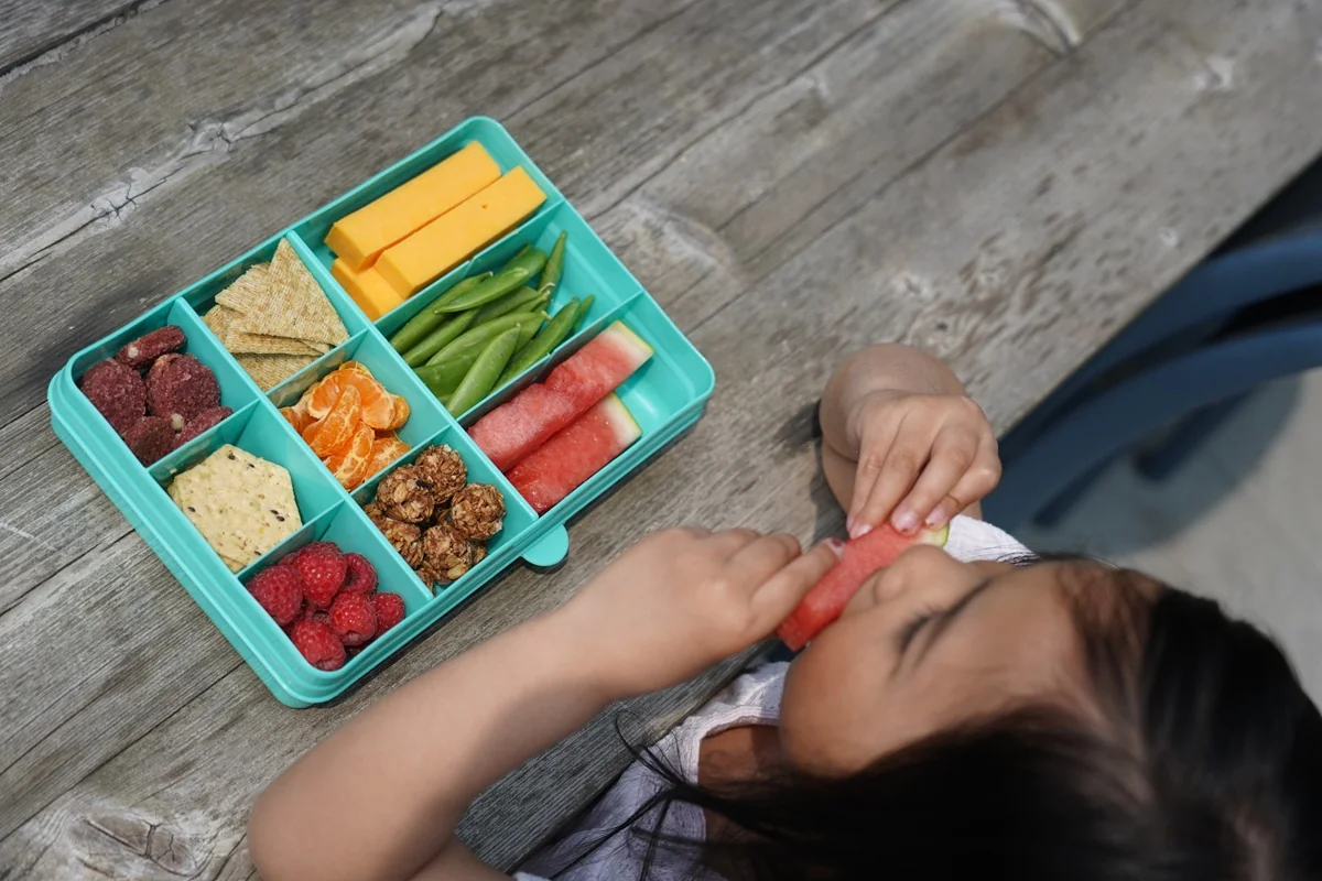 Melii Snackle Box krabička na svačinu 1368 ml - modrozelená