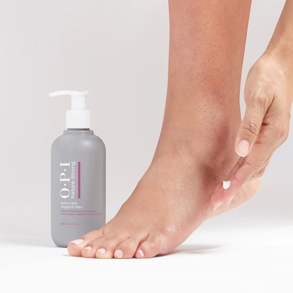 OPI Nature Strong Moisture Misson Hand & Foot krém na ruce a nohy 250 ml