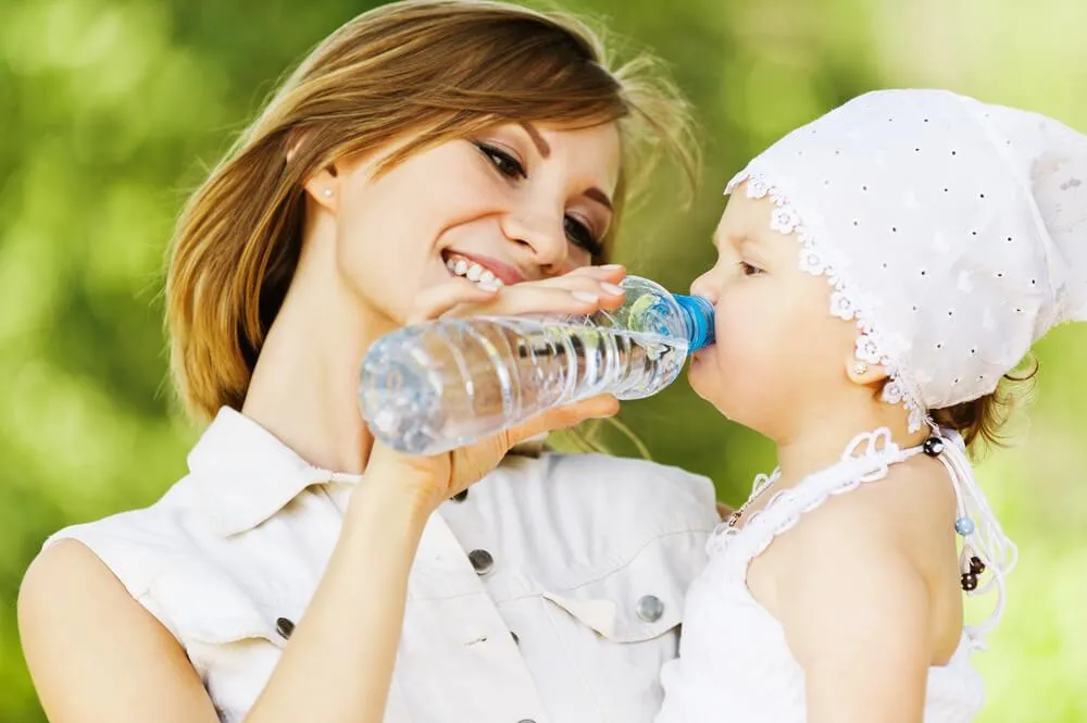 Jaký je optimální pitný režim dítěte?
