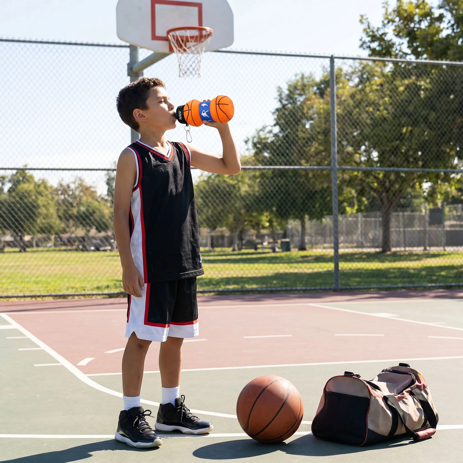 Nils Skládací silikonová láhev  NC4104 550ml basketbal