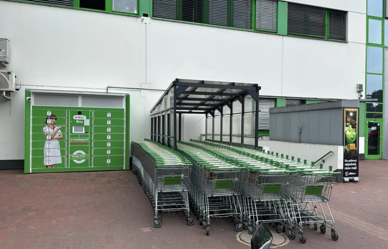 Dr. Max Box Brno, OC Globus