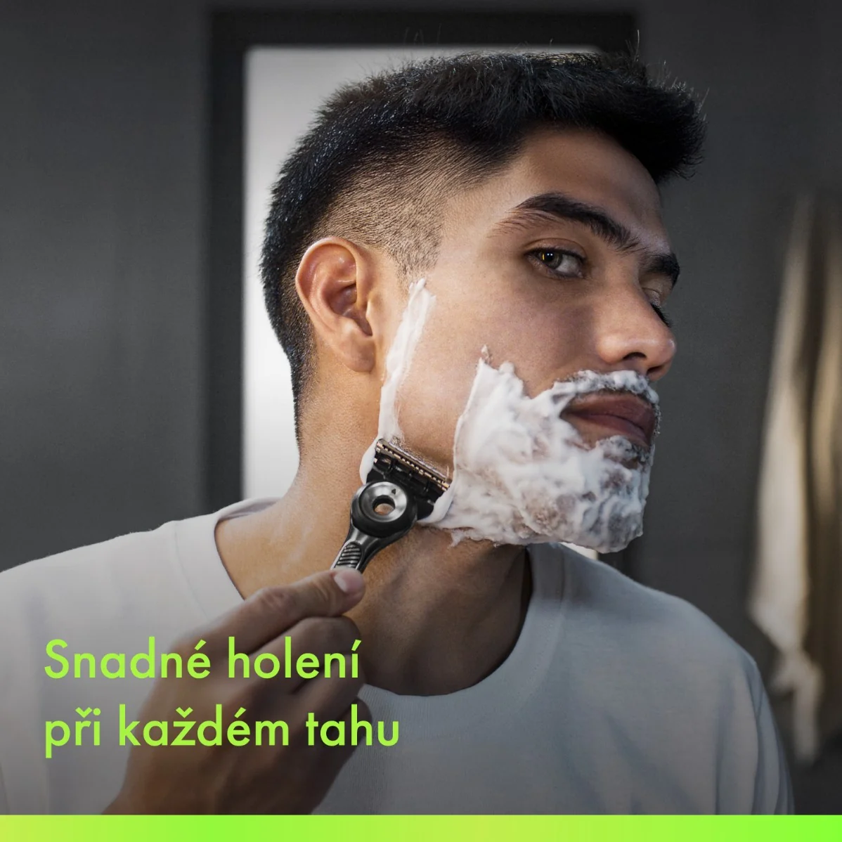 Gillette Labs Holicí strojek + hlavice + nástěnný držáček