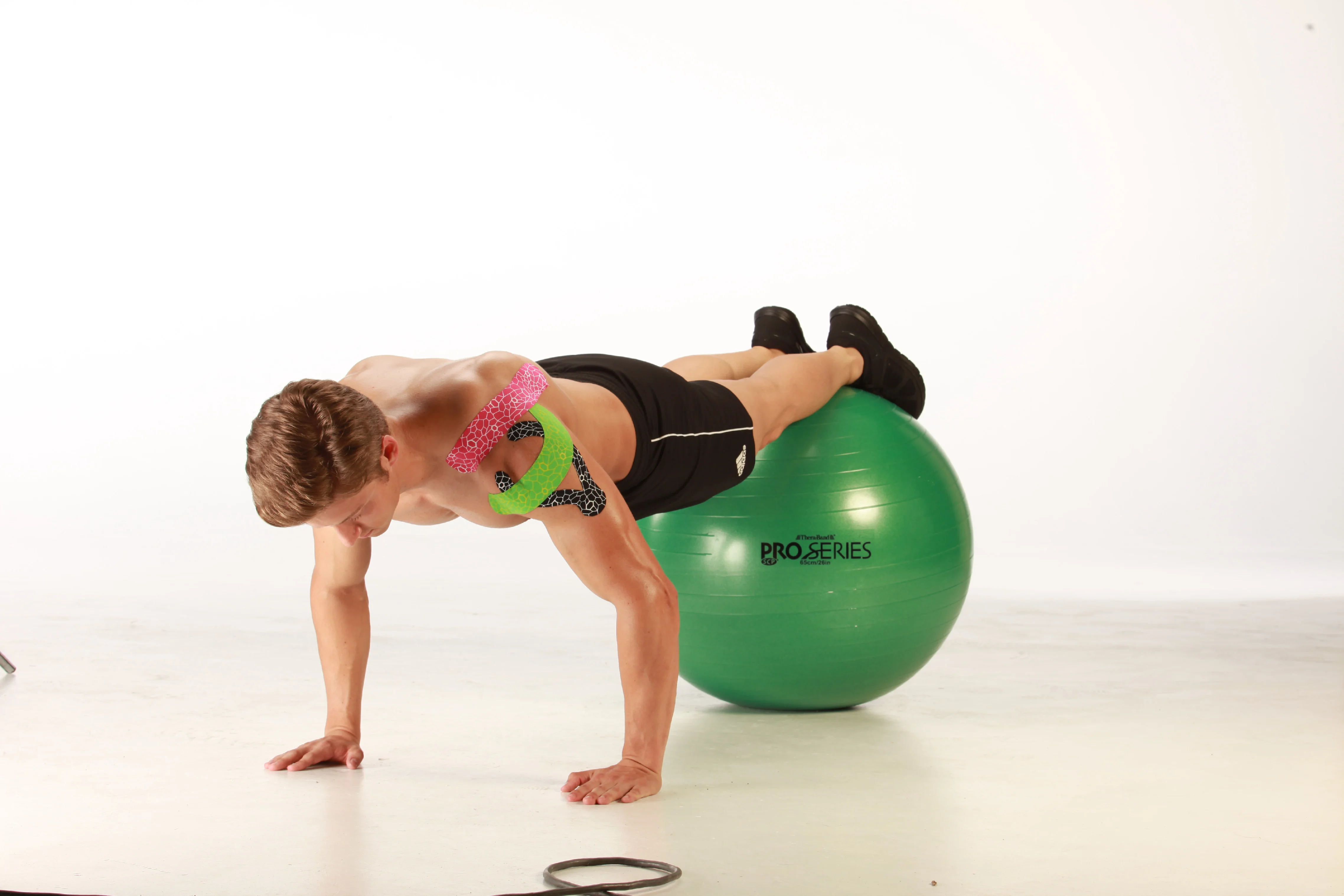 Thera-Band Pro Series Gymnastický míč 65 cm, zelený