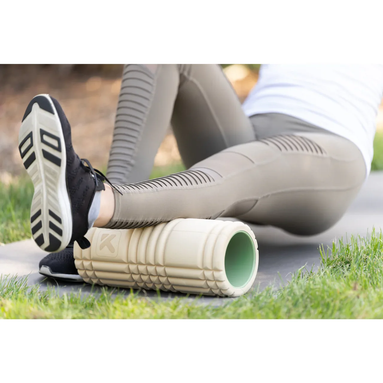 TriggerPoint ECO GRID 1.0. Foam Roller, masážní válec, 33 cm, béžový