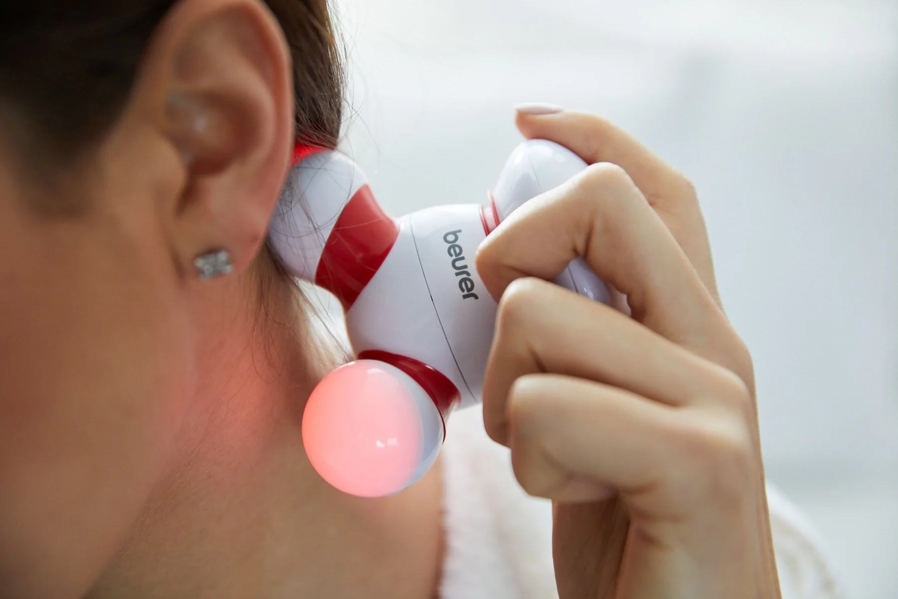 Beurer Therapy MG 16 masážní přístroj red