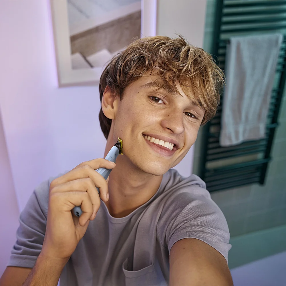 Philips OneBlade QP1324/30 First Shave zastřihovač vousů