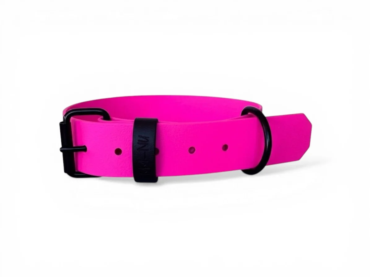 MA-NU Obojek Pink Freak, Růžový, Kování: Černé, Obvod: 25 - 35 cm, Šířka: 2,5 cm