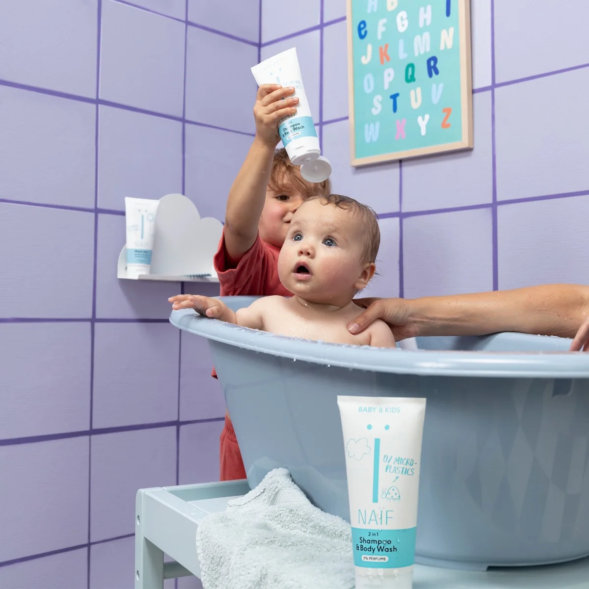 NAIF Mycí gel a šampon 2v1 pro děti a miminka 200 ml