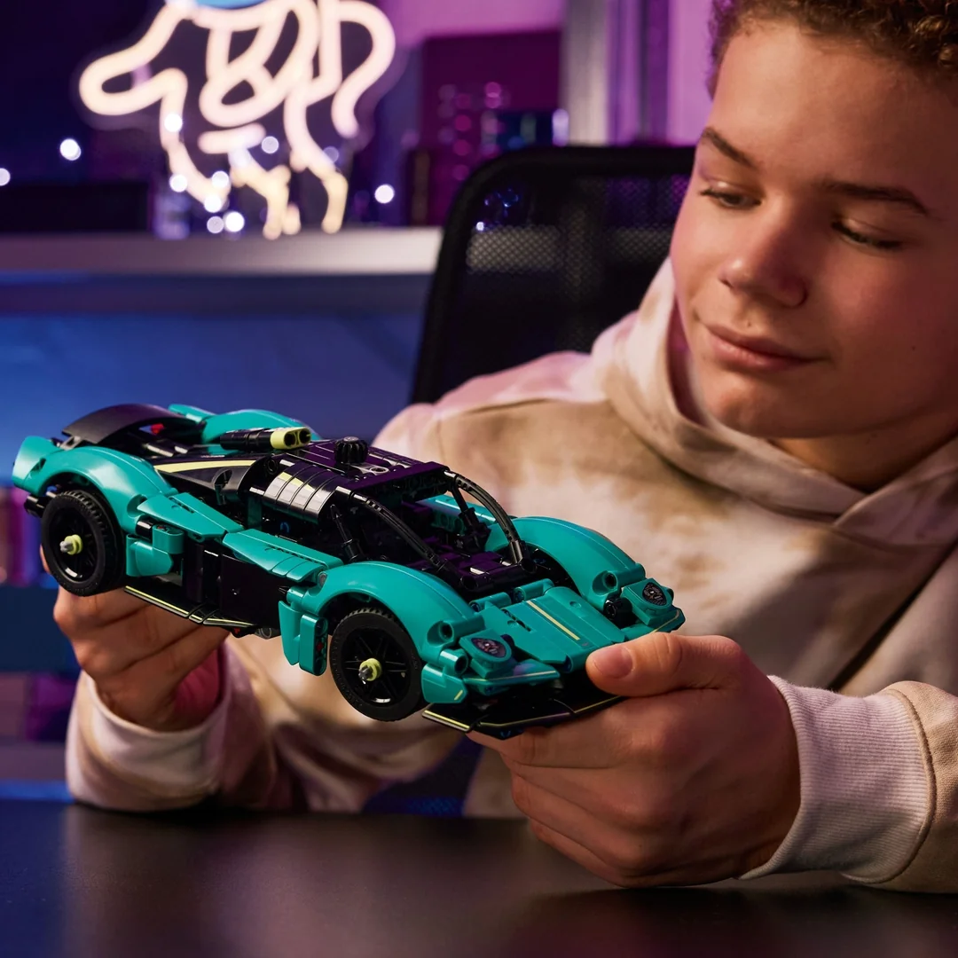 LEGO® Technic 42208 Aston Martin Valkyrie