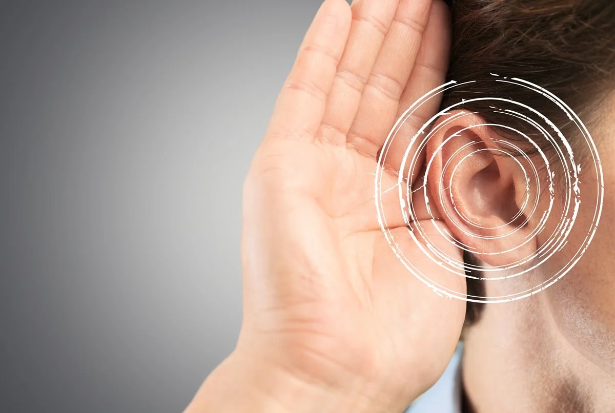 Pískání v uších je odborně označováno jako tinnitus (tinitus). Pískání v uších je odborně označováno jako tinnitus (tinitus).