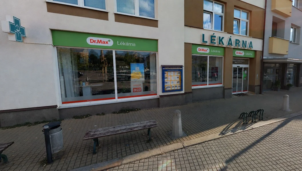 náměstí T. G. Masaryka 3, Holice (Vedle pekárny Sázava)