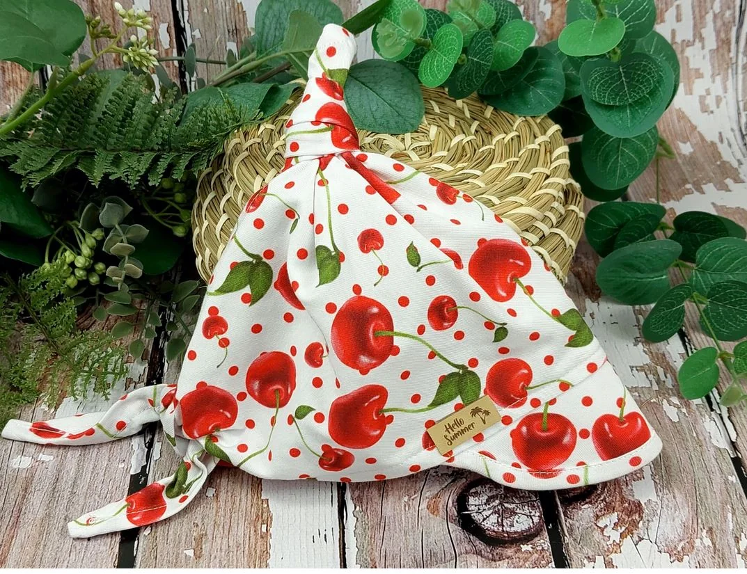 Baby Nellys Dětský bavlněný šátek s kšiltem na zavazování, Premium , třěšničky