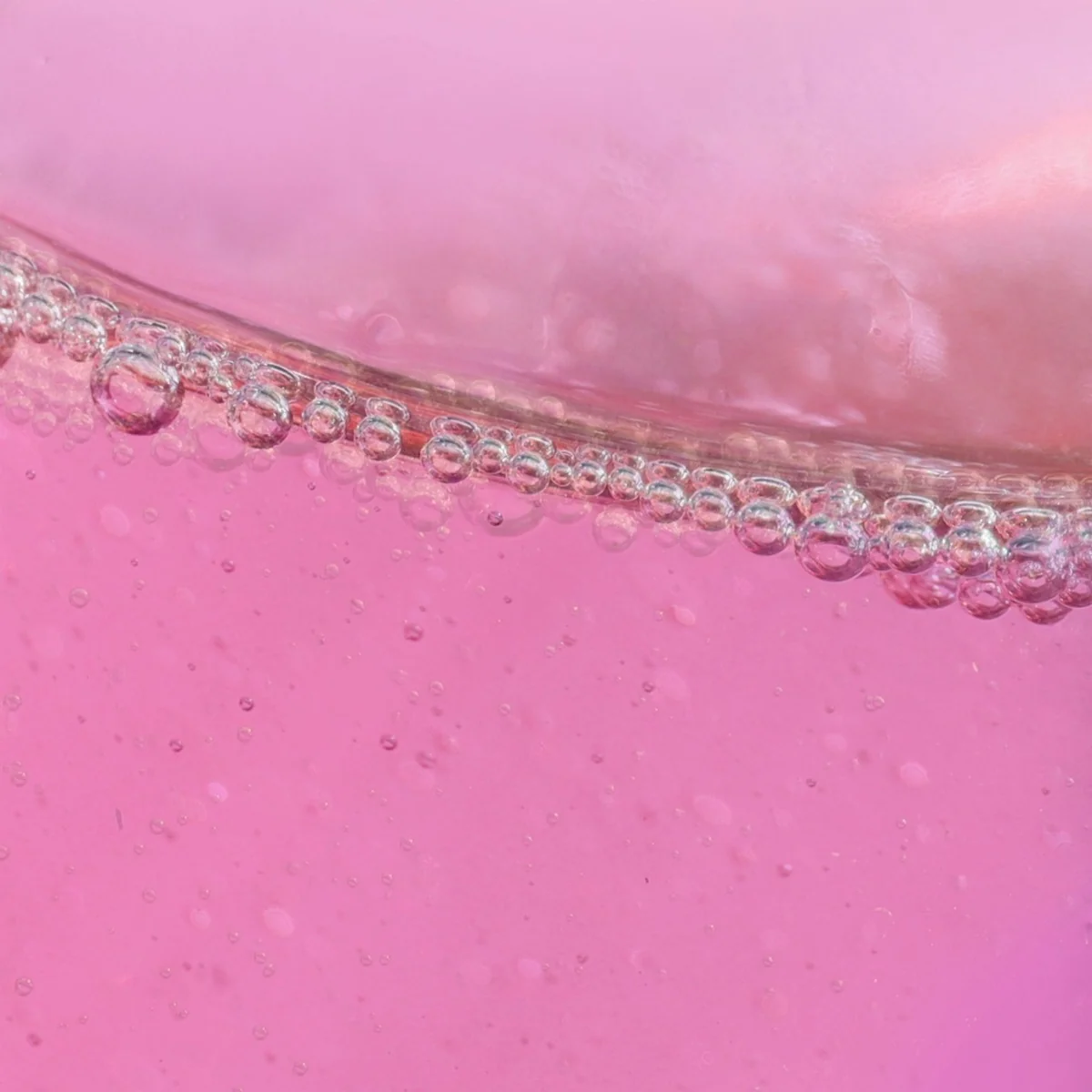 Londontown kur Roll&Glow Cuticle Oil Dragonfruit olej na nehtovou kůžičku 6 ml