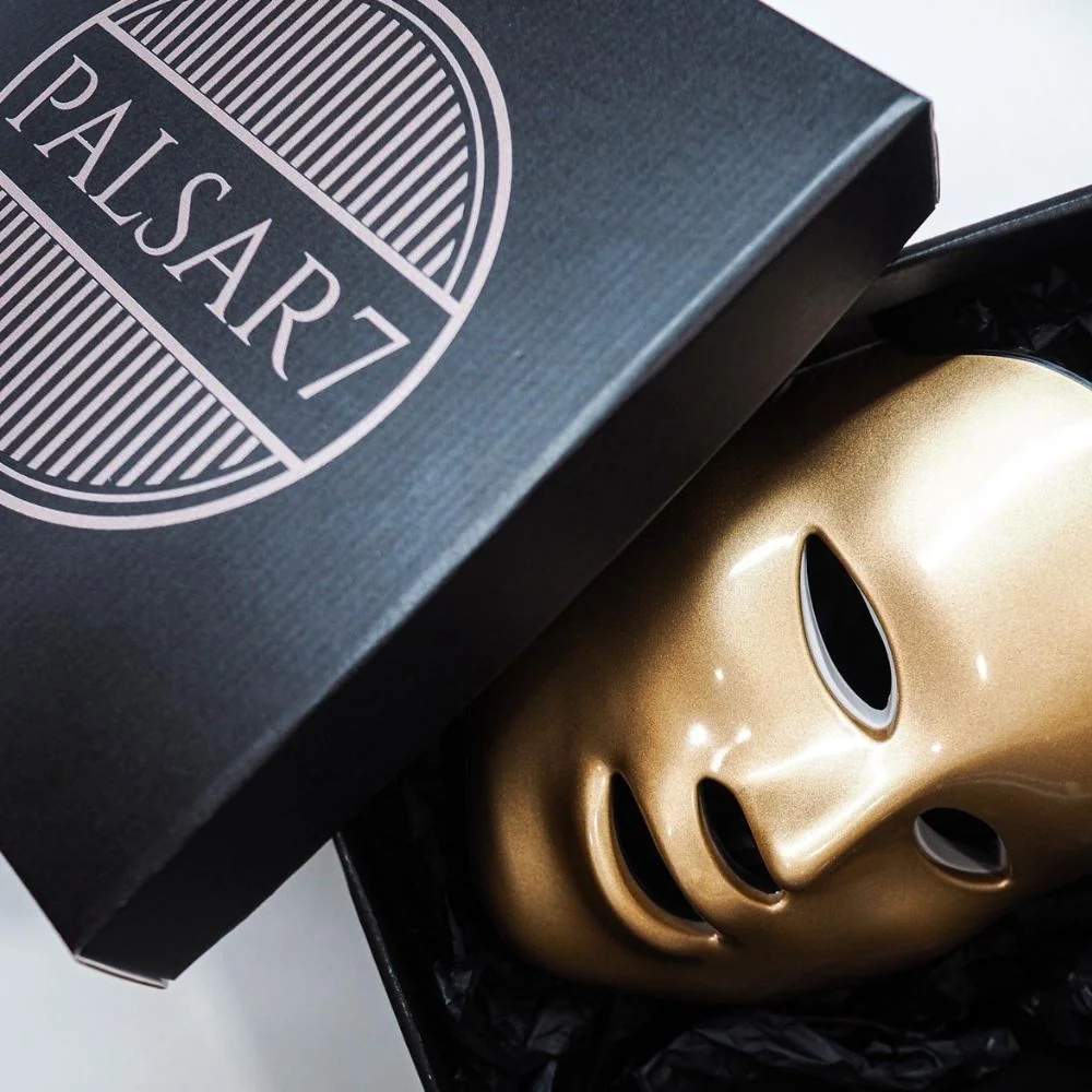 Palsar7 Ošetřující LED maska na obličej zlatá