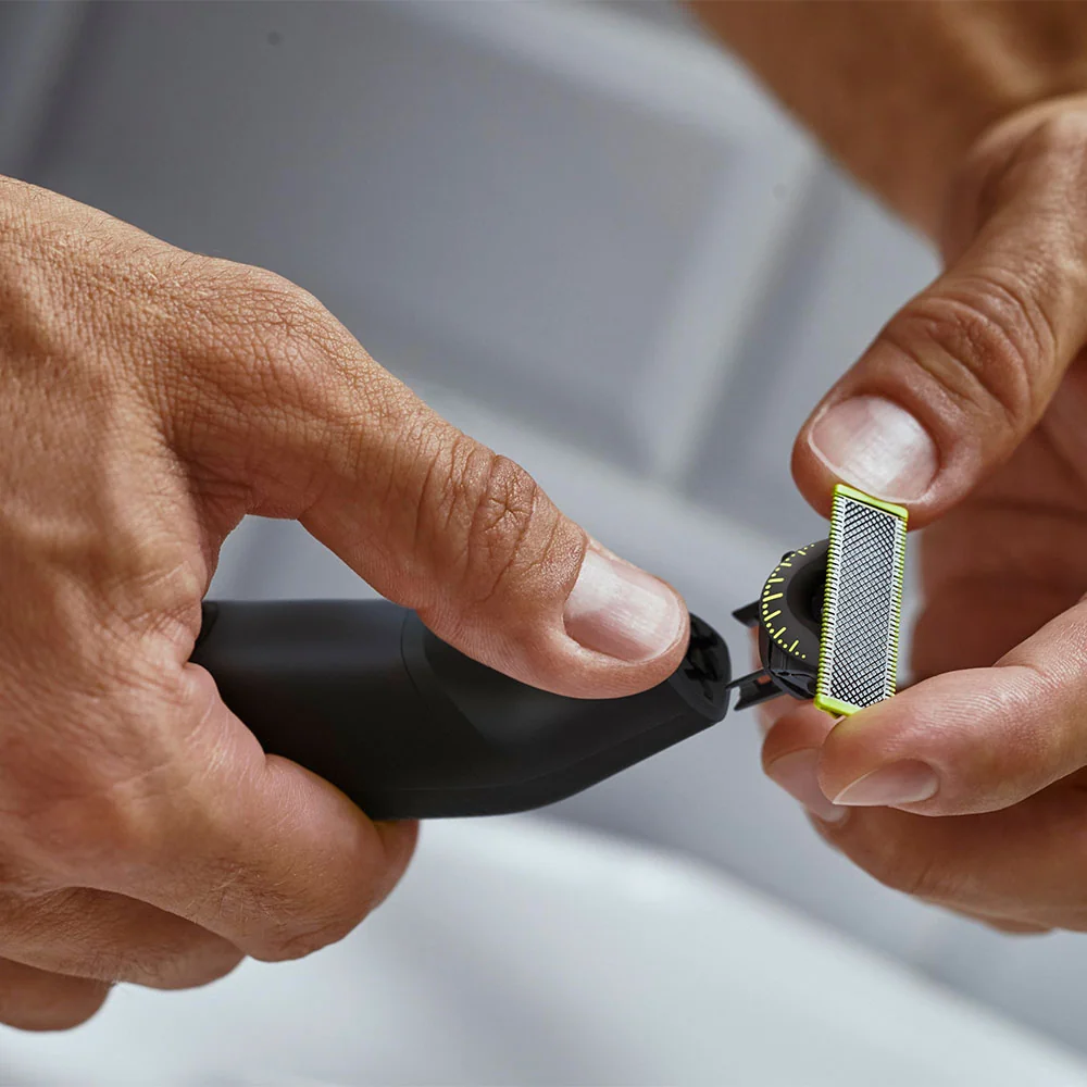 Philips OneBlade Pro 360 QP6542/15 zastřihovač na tvář a tělo