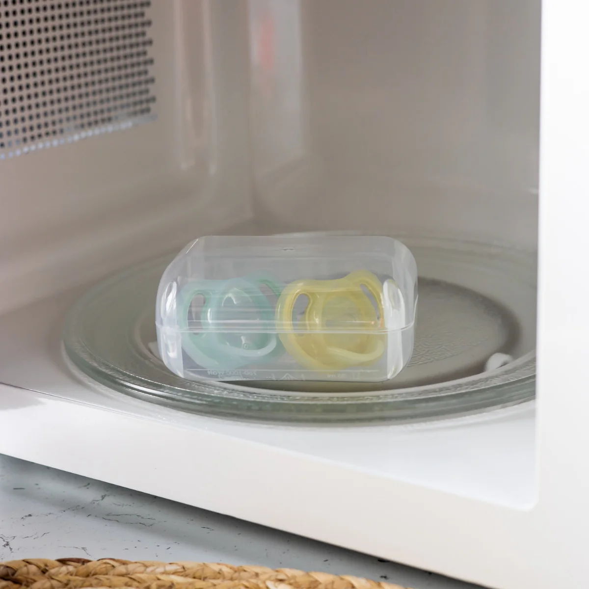 Tommee Tippee CTN Dudlík Ultra light 6-18m 2 ks