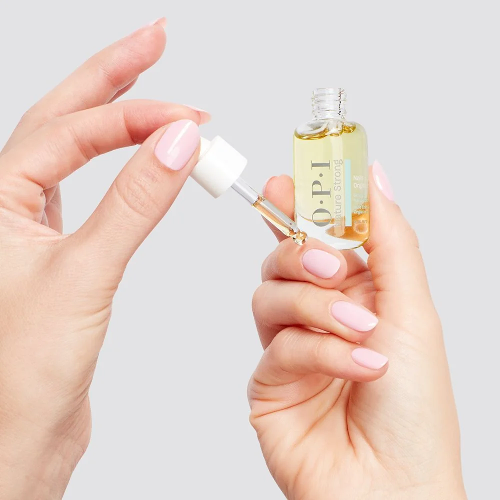 OPI Nature Strong Glow Up Nail & Cuticle olej na nehtovou kůžičku 8 ml
