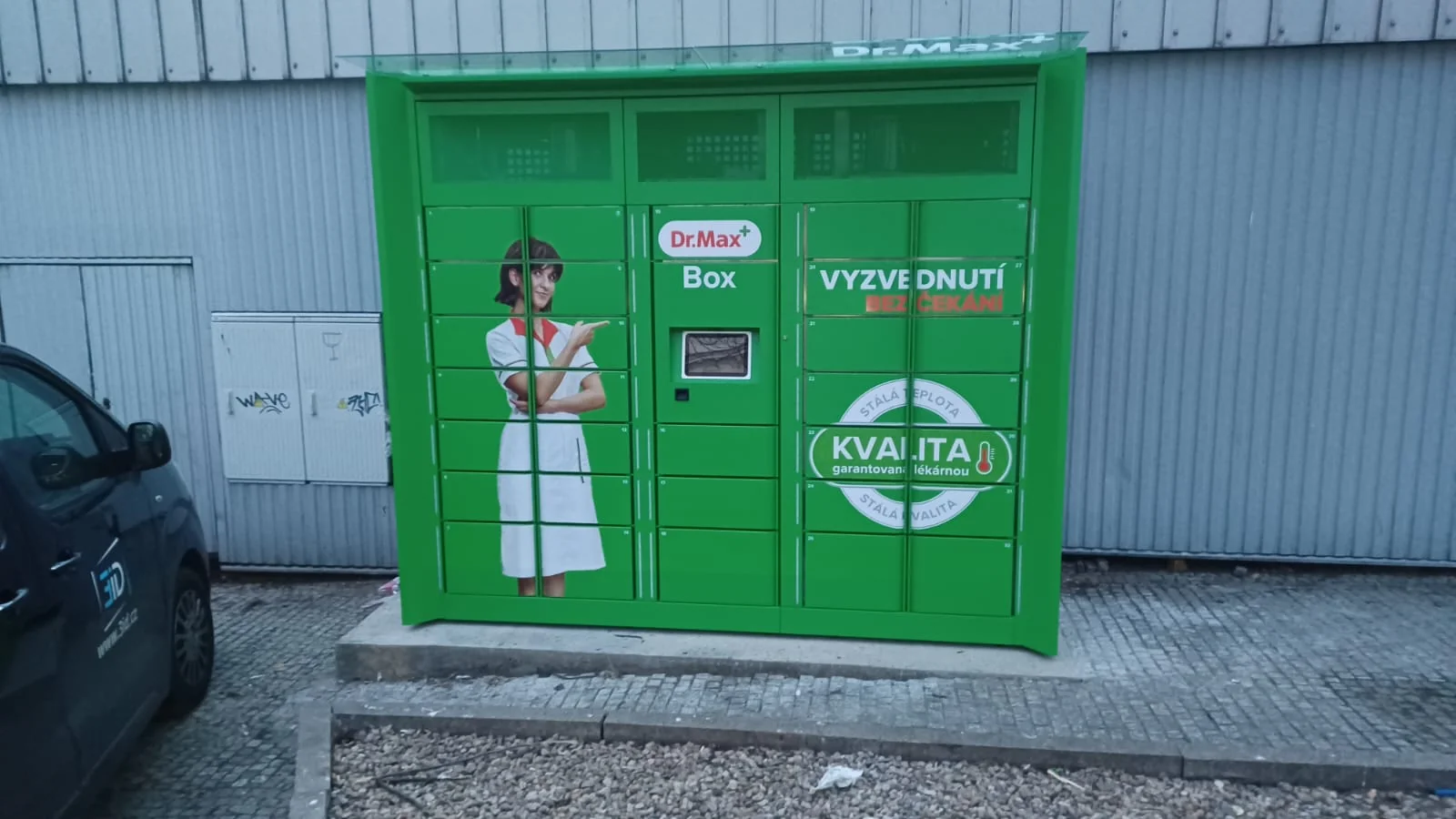 Dr. Max Box Praha, Letenské náměstí