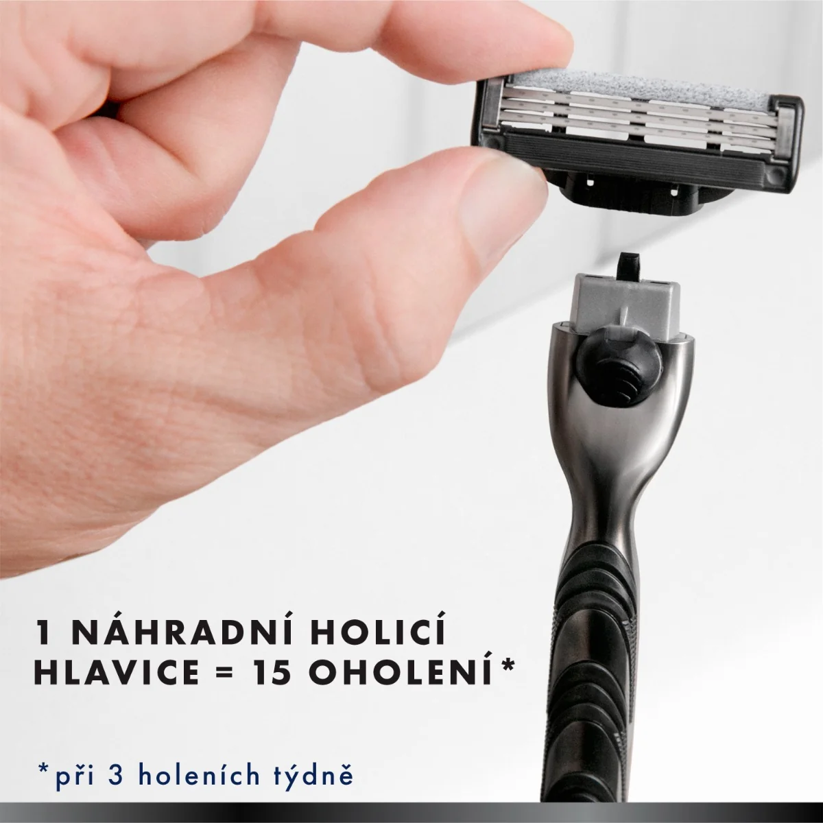Gillette Xmass sada holicí strojek + 2 hlavice, ponožky a gel na holení 200 ml