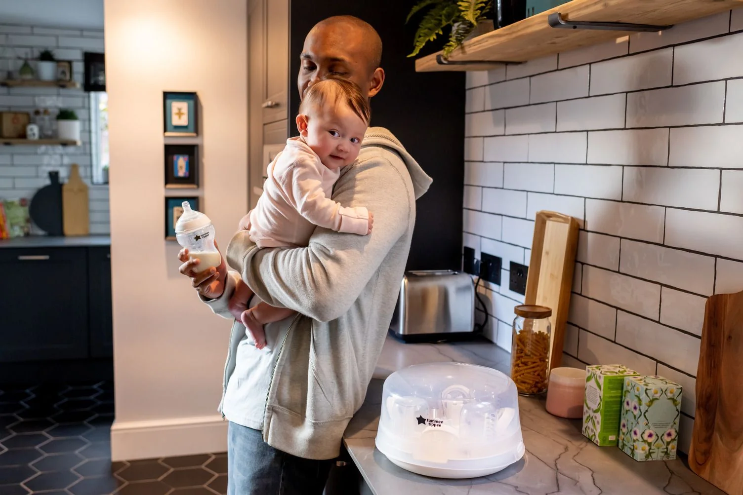 Tommee Tippee CTN Parní Sterilizátor do mikrovlnné trouby