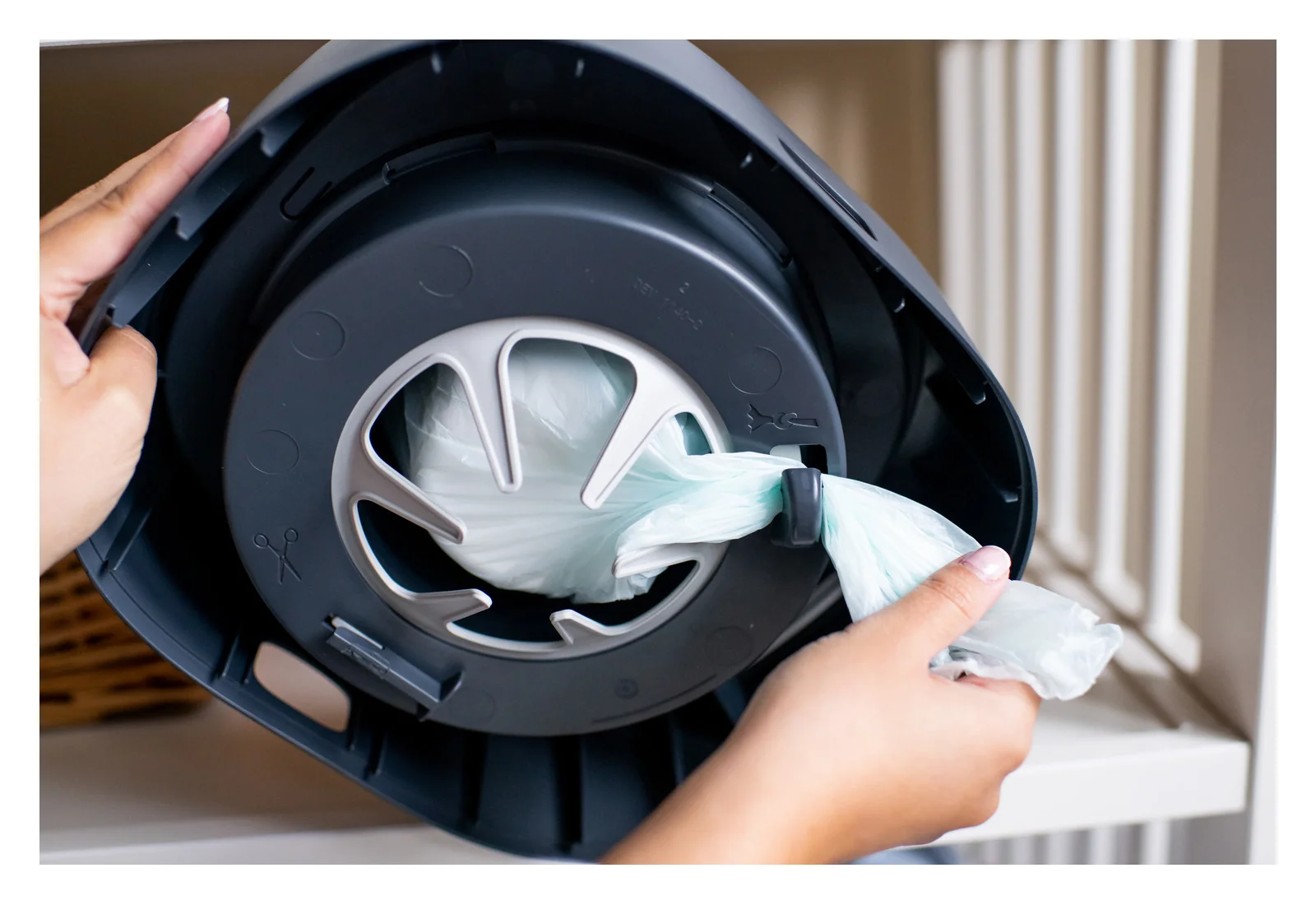 Tommee Tippee Twist&Click koš na pleny + 4 náhradní kazety