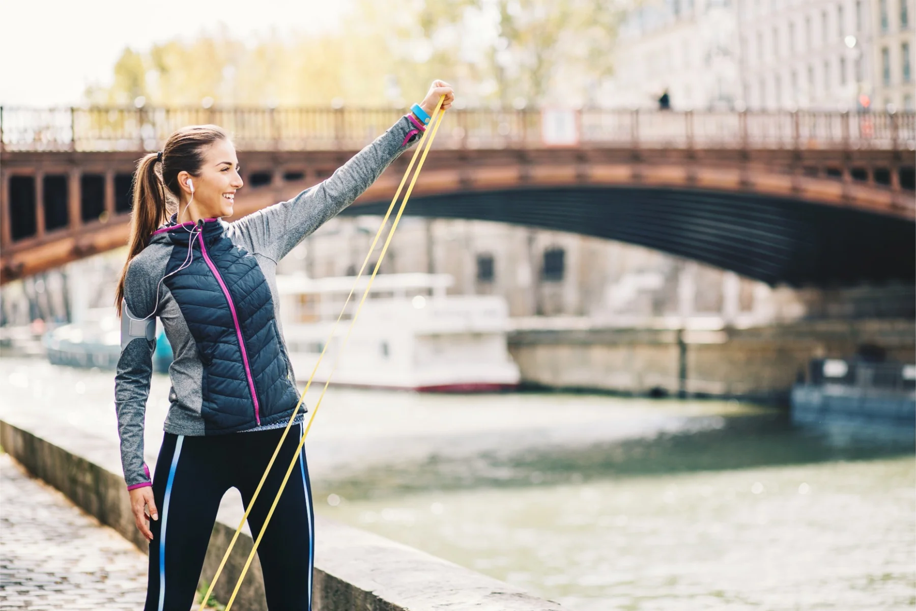 KineMAX Professional Super Loop Resistance Band vel. 5 X-HEAVY posilovací guma 1 ks černá