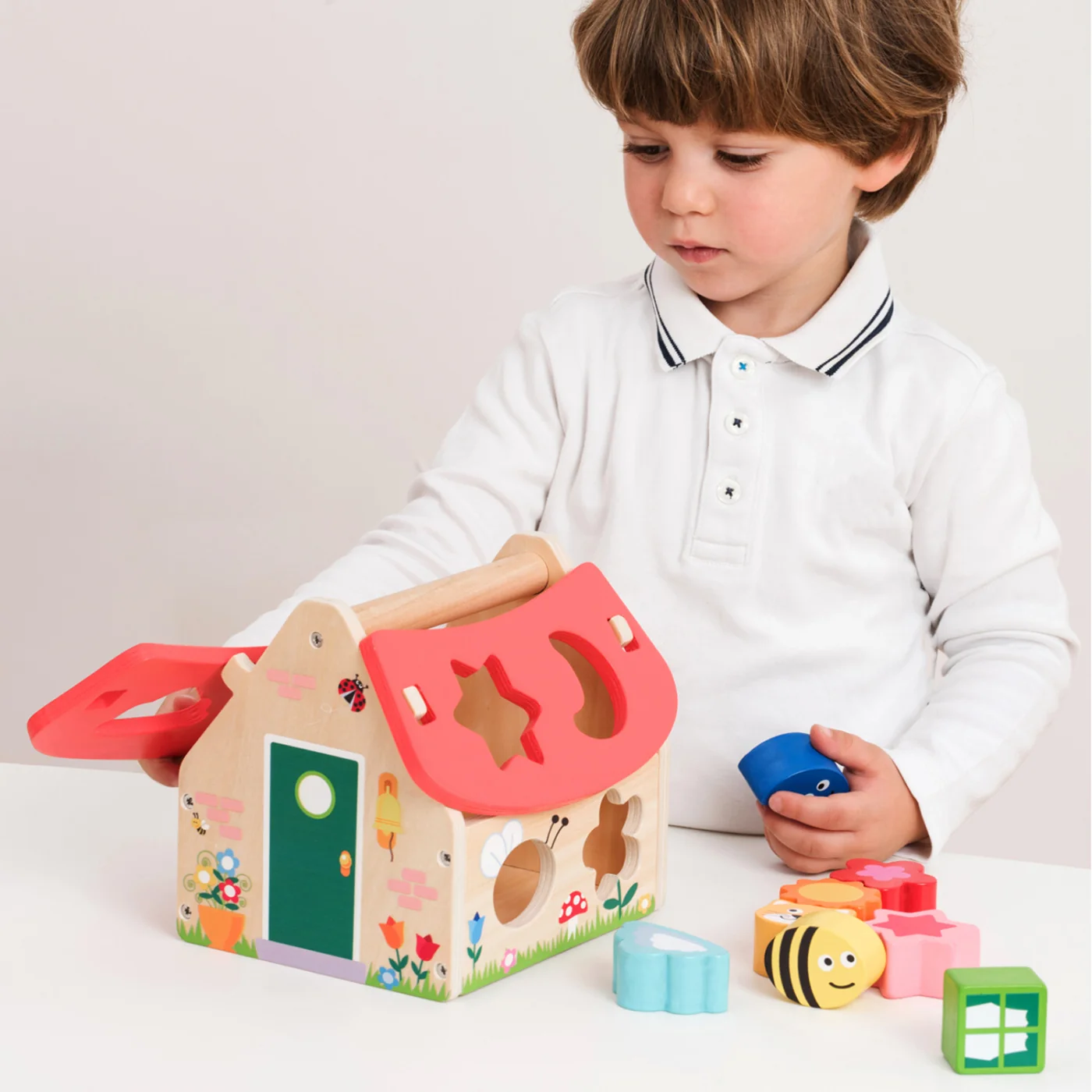 New Classic Toys Domeček - vkládání tvarů 